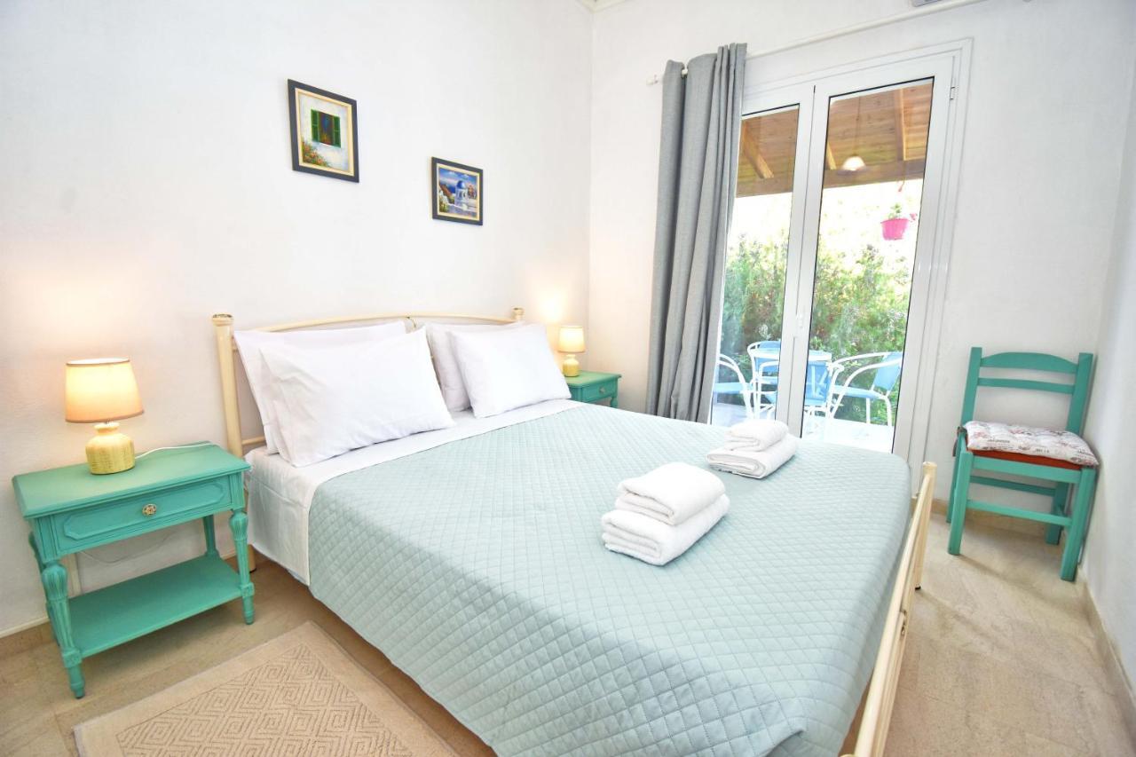 Ninas Cottage Línia Dış mekan fotoğraf