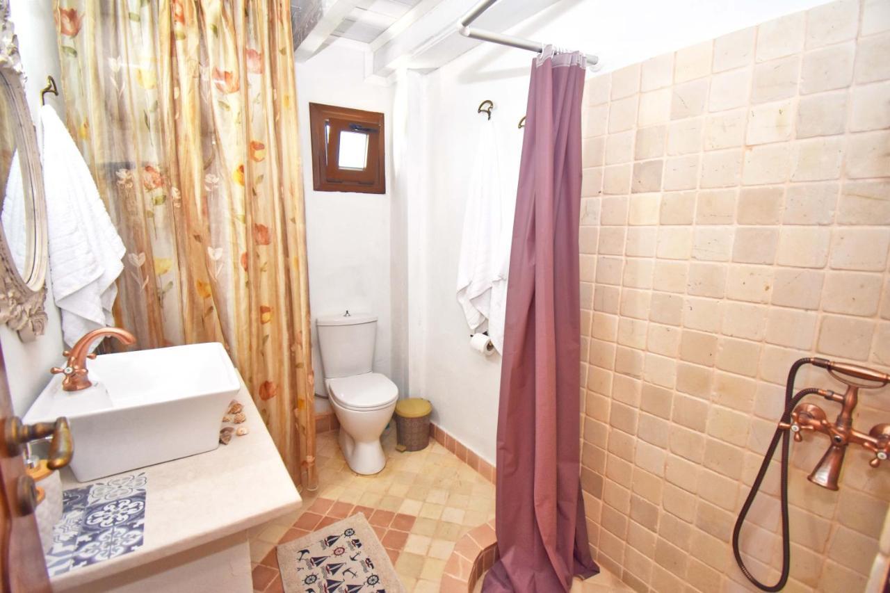 Ninas Cottage Línia Dış mekan fotoğraf