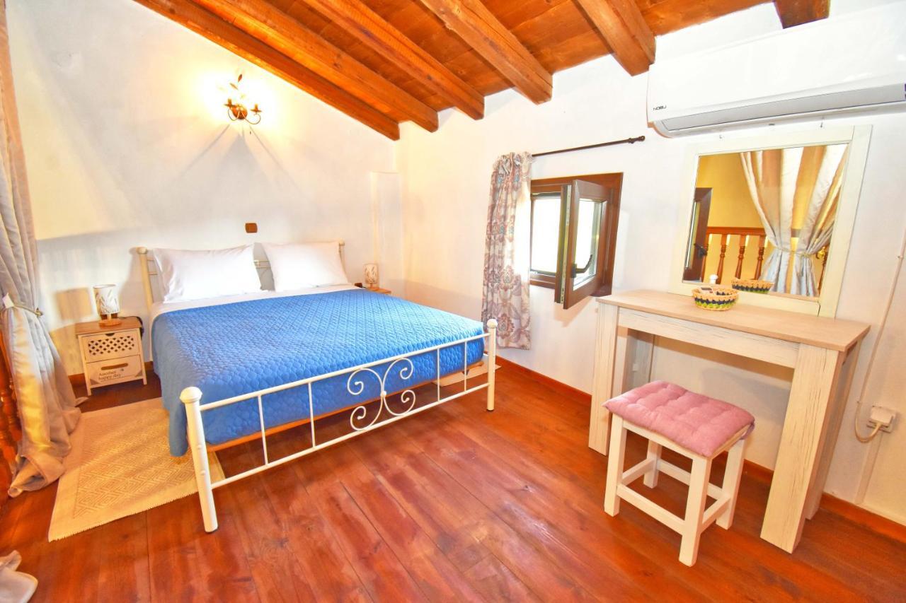 Ninas Cottage Línia Dış mekan fotoğraf