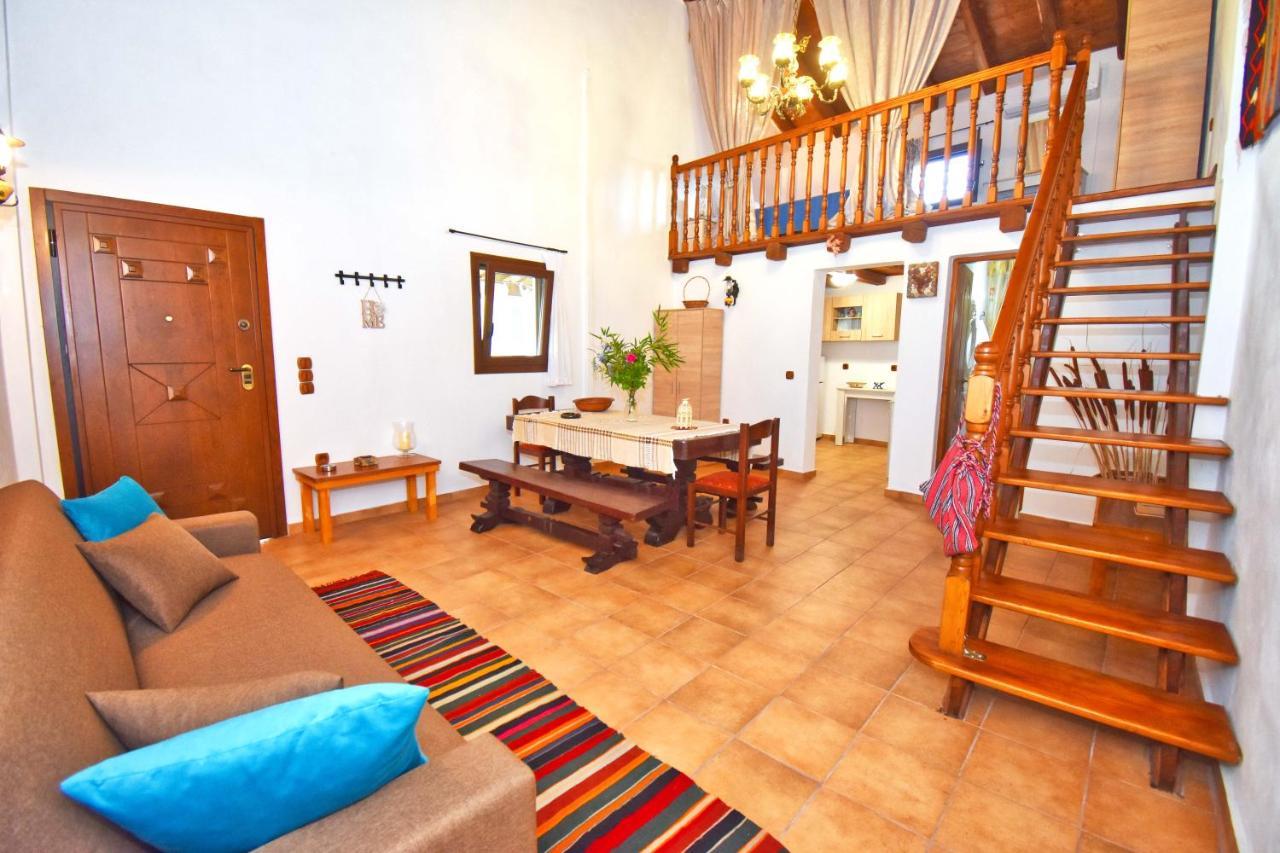 Ninas Cottage Línia Dış mekan fotoğraf