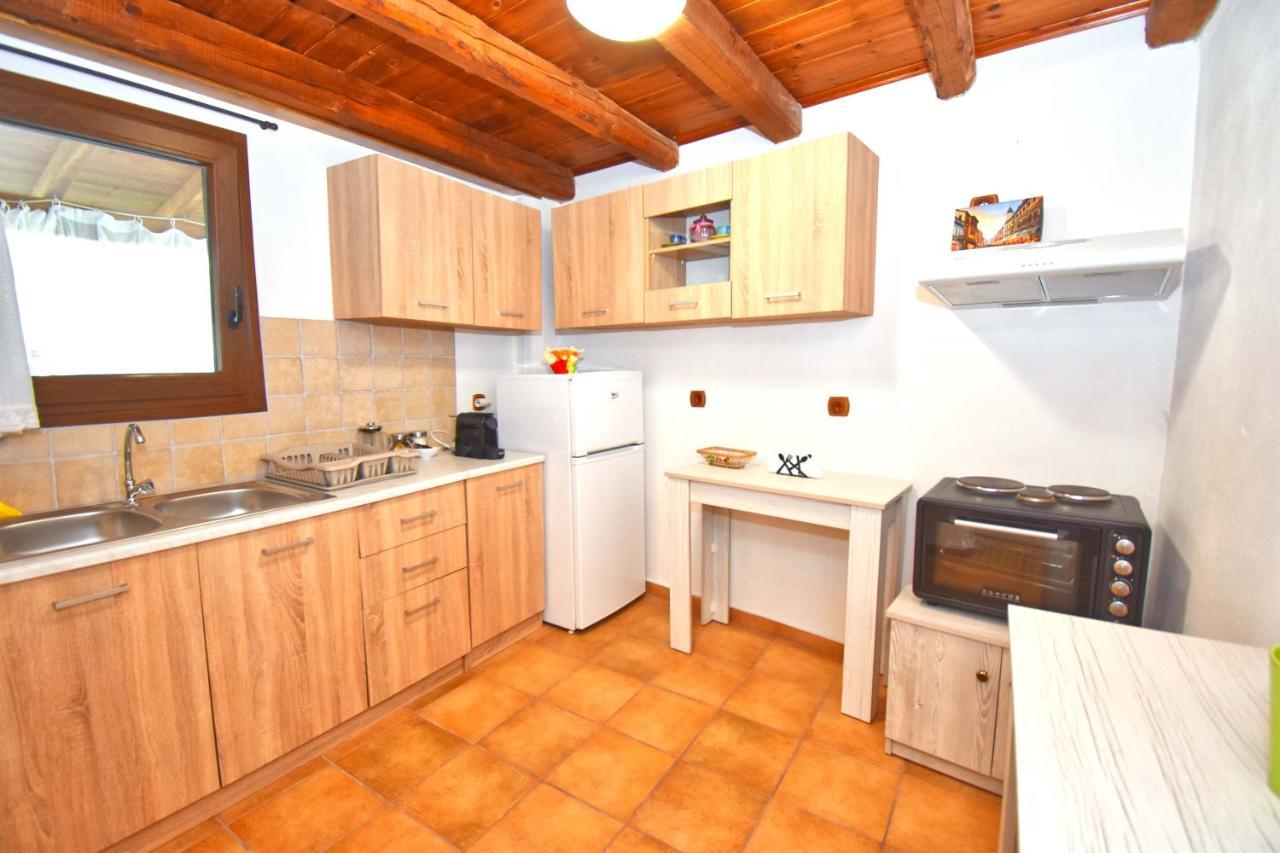 Ninas Cottage Línia Dış mekan fotoğraf