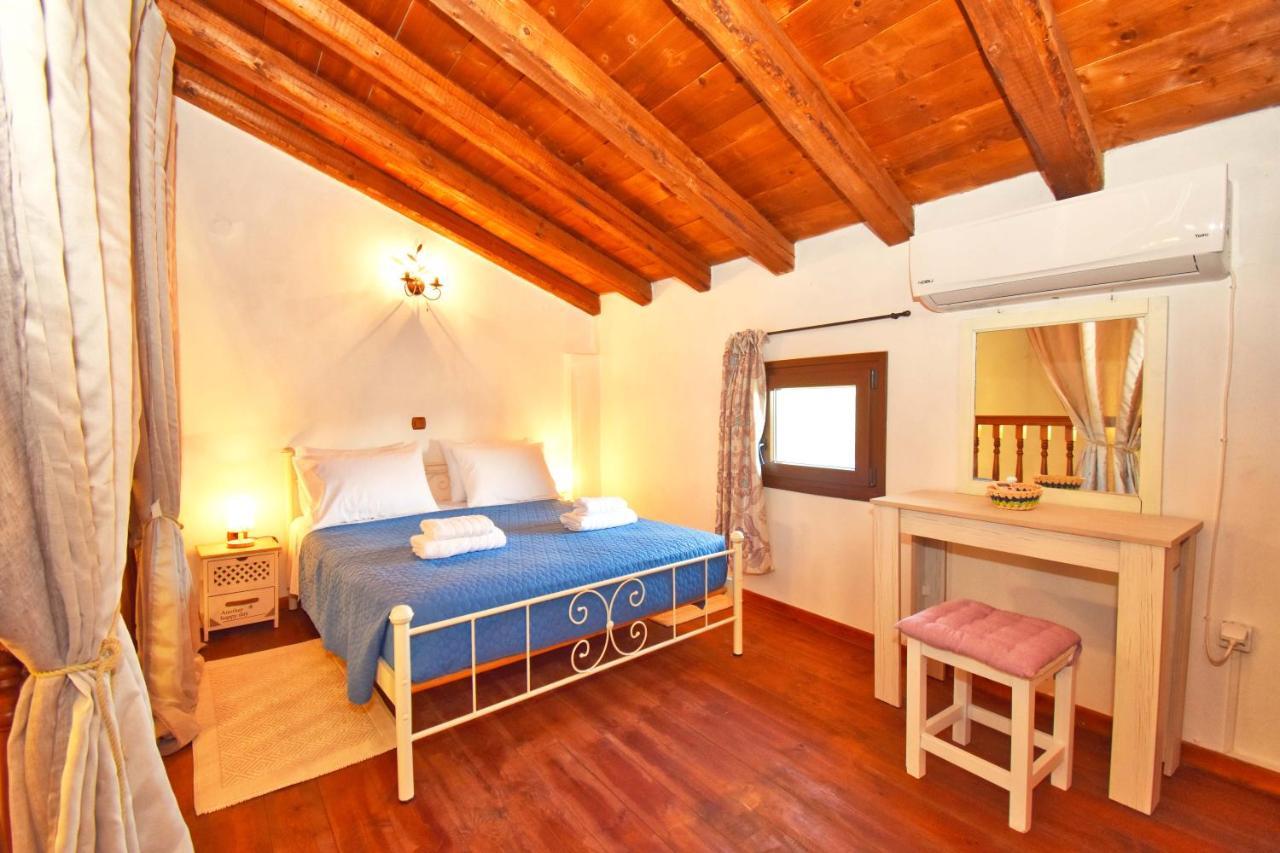 Ninas Cottage Línia Dış mekan fotoğraf