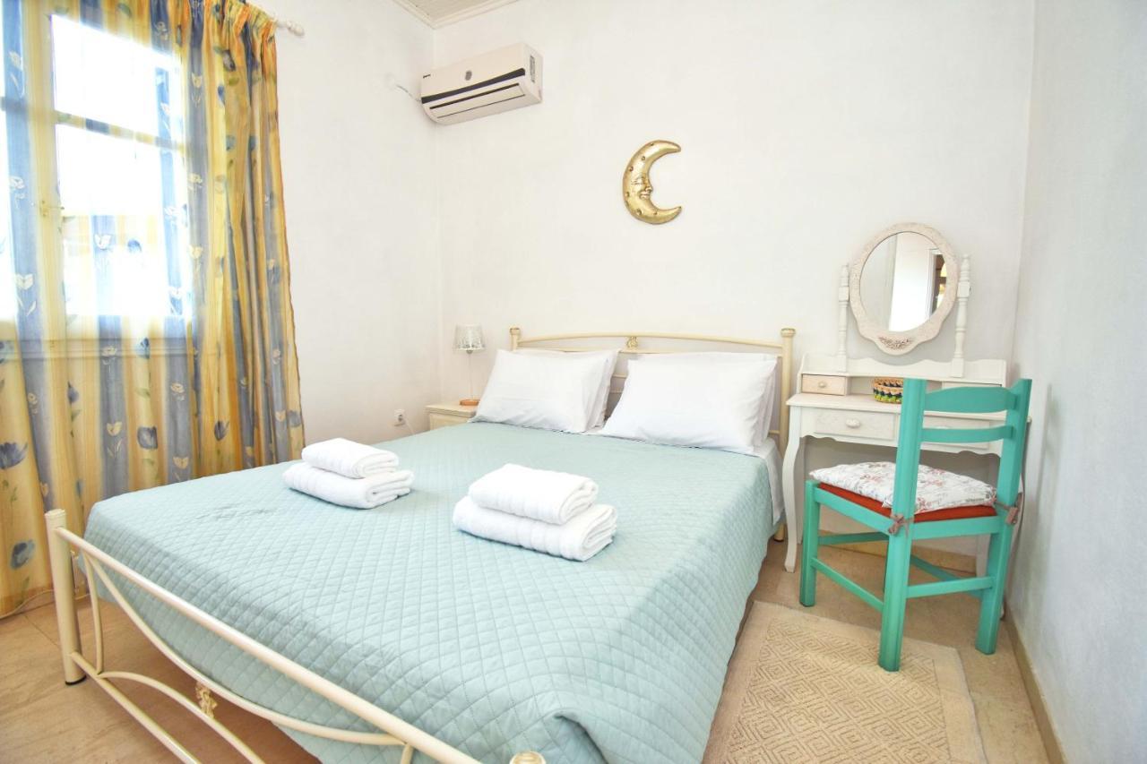 Ninas Cottage Línia Dış mekan fotoğraf