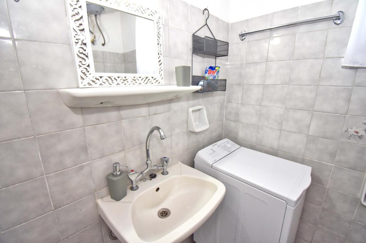 Ninas Cottage Línia Dış mekan fotoğraf