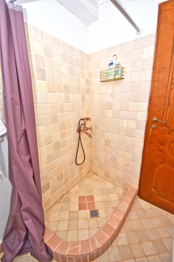 Ninas Cottage Línia Dış mekan fotoğraf