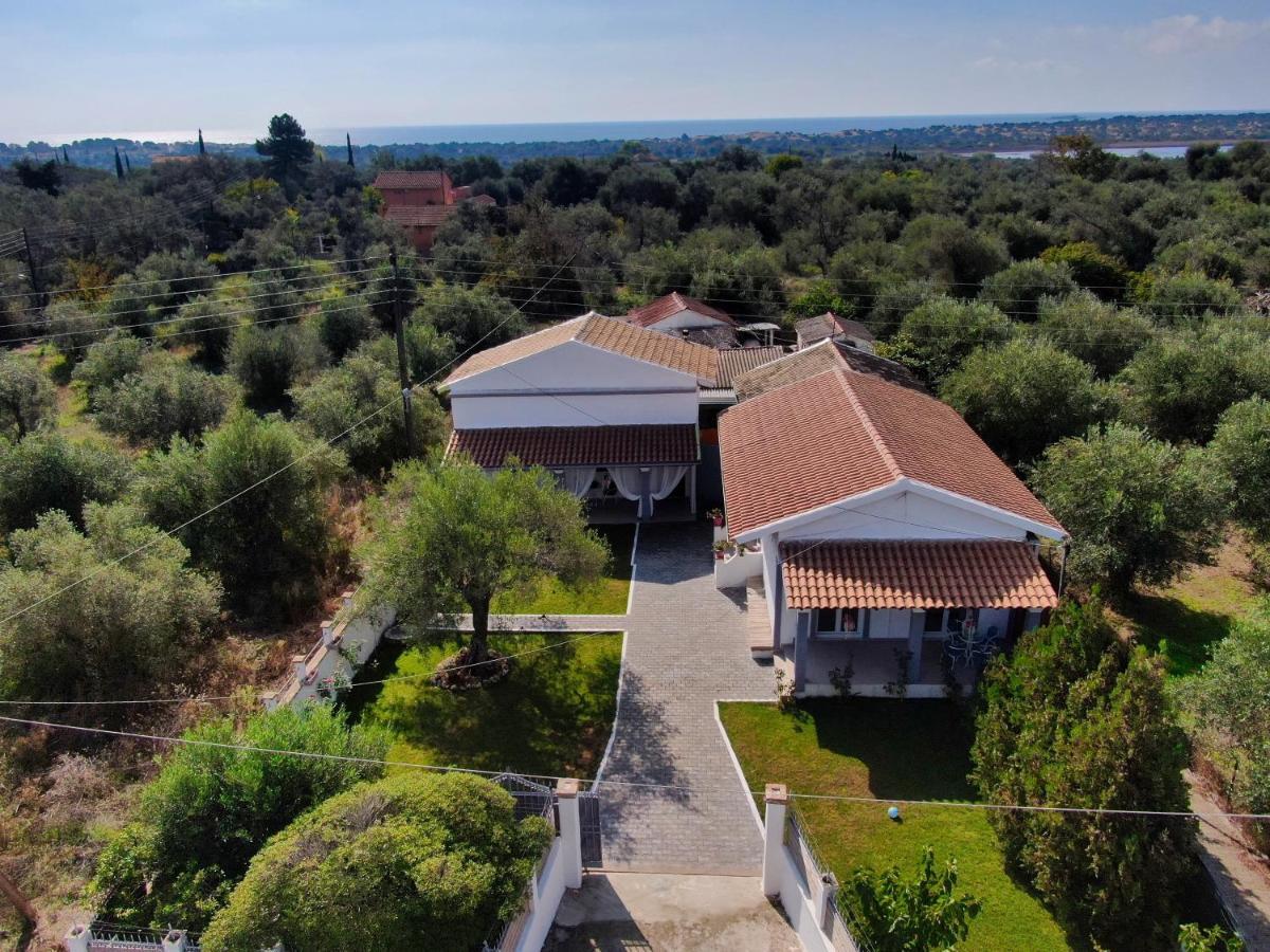 Ninas Cottage Línia Dış mekan fotoğraf